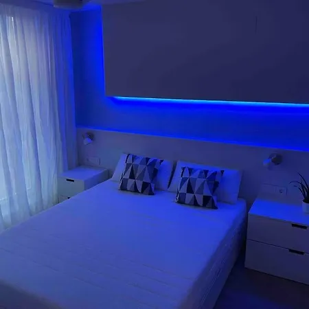 Fabulous Front Sea Penthouse Apartment *