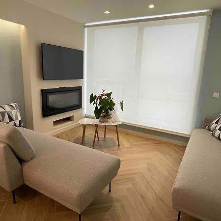 Fabulous Front Sea Penthouse Apartment *