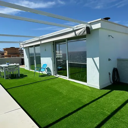 Fabulous Front Sea Penthouse *